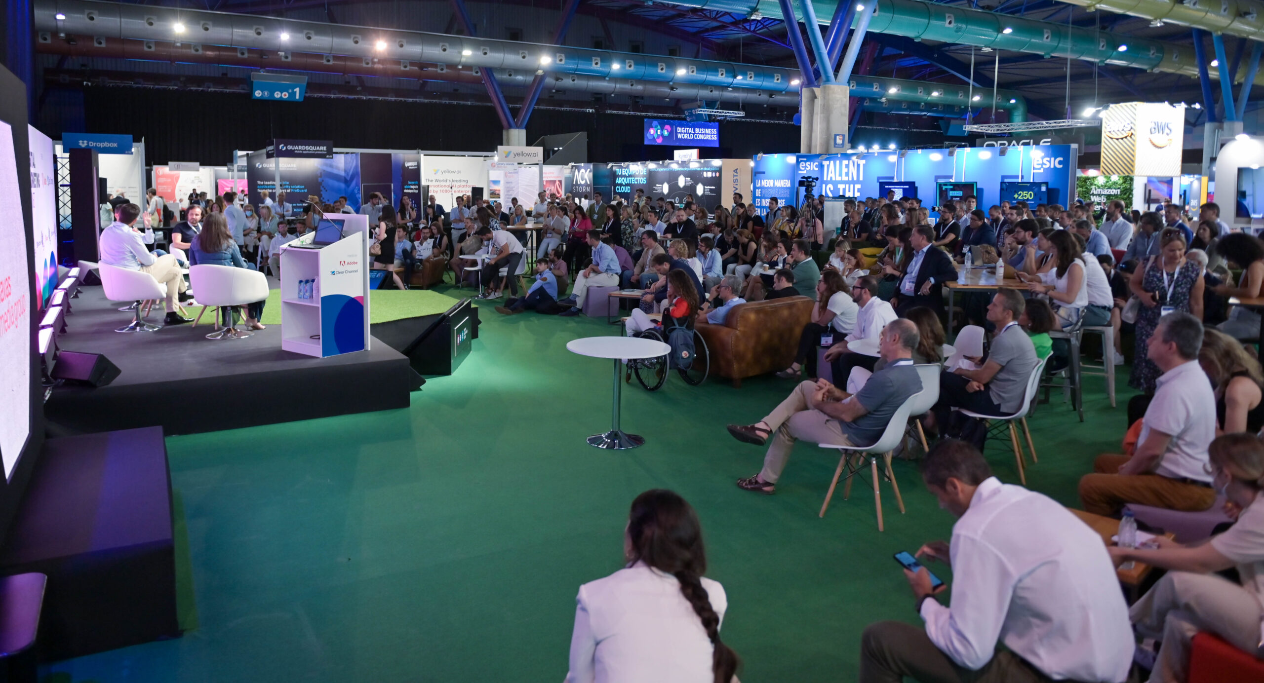 eMobility Expo World Congress will unveil the aviation and shipping industries' strategies for moving towards more sustainable models